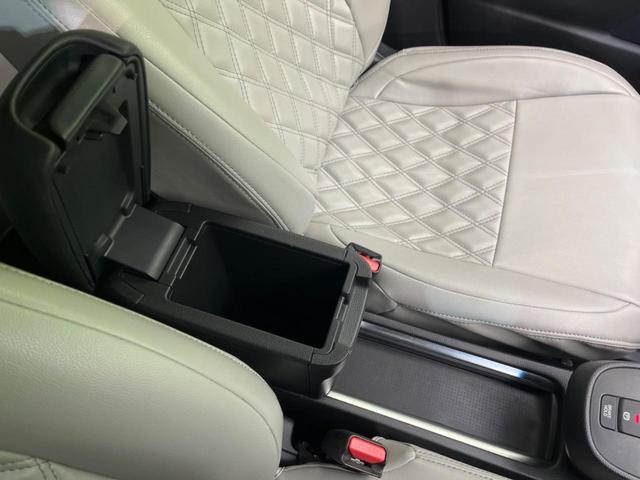 フィット ｅ：ＨＥＶクロスター　純正ナビ　バックカメラ　衝突軽減装置　レーダークルーズ　禁煙車　ドラレコ　コーナーセンサー　レーンキープ　スマートキー　ＬＥＤヘッド　ルーフレール　ＥＴＣ　オートマチックハイビーム　オートエアコン（65枚目）