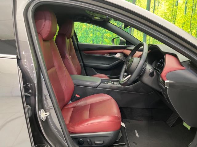 MAZDA3ファストバック XDバーガンディ セレクション ディーゼル BOSEサウンド 純正8.8インチナビ 全周囲カメラ 衝突警報装置 レーダークルーズコントロール 禁煙車 本革シート シートヒーター ドライブレコーダー コーナーセンサー(8枚目)