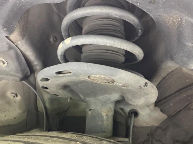 エスクァイア Gi フリップダウンモニター 両側電動スライドドア 純正10.5インチナビ 衝突軽減 バックカメラ 禁煙車 ETC ドラレコ Bluetooth フルセグ 合皮シート LEDヘッド シートヒーター(21枚目)