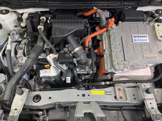 キックス X ツートーンインテリアエディション SDナビ 全周囲カメラ 衝突警報装置 レーダークルーズコントロール 禁煙車 合皮シート シートヒーター ドライブレコーダー コーナーセンサー レーンキープ スマートキー LEDヘッドライト(18枚目)