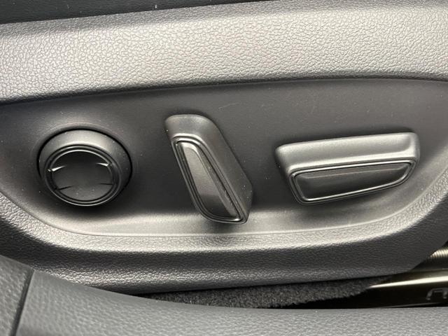 プリウス Z サイド・バックカメラ 衝突被害軽減システム 禁煙車 電動リアゲート ハーフレザーシート 前席シートエアコン パワーシート コーナーセンサー スマートキー LEDヘッド ビルトインETC(40枚目)