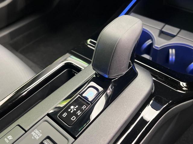 プリウス Z サイド・バックカメラ 衝突被害軽減システム 禁煙車 電動リアゲート ハーフレザーシート 前席シートエアコン パワーシート コーナーセンサー スマートキー LEDヘッド ビルトインETC(62枚目)