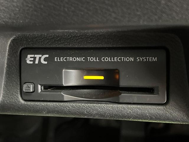 スカイライン 350GT ハイブリッド タイプP BOSEサウンド 衝突軽減装置 禁煙車 純正ナビ 全周囲カメラ レーダークルーズ ETC Bluetooth フルセグ 黒革シート パワーシート シートヒーター LEDヘッドライト LEDフォグ(41枚目)