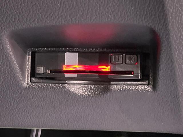 プリウス Sセーフティプラス ナビ バックカメラ 衝突軽減装置 レーダークルーズコントロール 禁煙車 コーナーセンサー レーンキープ スマートキー LEDヘッド ETC オートマチックハイビーム パーキングアシスト(6枚目)