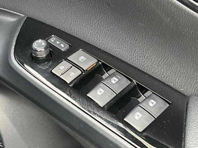 プリウス Sセーフティプラス ナビ バックカメラ 衝突軽減装置 レーダークルーズコントロール 禁煙車 コーナーセンサー レーンキープ スマートキー LEDヘッド ETC オートマチックハイビーム パーキングアシスト(40枚目)