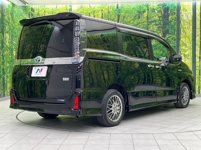 ヴォクシー ハイブリッドＺＳ　煌ＩＩ　両側電動ドア　１１型ナビ　後席モニター　ＥＴＣ　禁煙車　バックカメラ　衝突軽減　スマートキー　ＬＥＤヘッド　純正１６インチアルミ　オートハイビーム　車線逸脱警報　オートライト（19枚目）