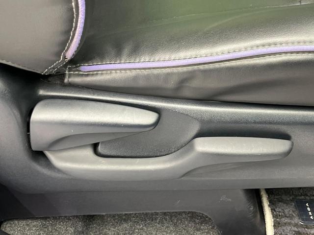 ヴォクシー ハイブリッドＺＳ　煌ＩＩ　両側電動ドア　１１型ナビ　後席モニター　ＥＴＣ　禁煙車　バックカメラ　衝突軽減　スマートキー　ＬＥＤヘッド　純正１６インチアルミ　オートハイビーム　車線逸脱警報　オートライト（39枚目）