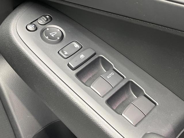 ヴェゼル e:HEV X 純正ナビ バックカメラ 衝突軽減装置 レーダークルーズ 禁煙車 コーナーセンサー レーンキープ スマートキー LEDヘッド ETC オートマチックハイビーム オートブレーキホールド 純正16インチAW(41枚目)