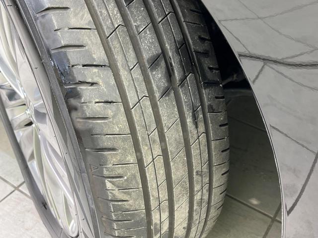 アルファードハイブリッド Ｚ　ガラスルーフ　両側電動スライドドア　後席モニター　全周囲カメラ　ＡＣ１００Ｖ電源　衝突軽減装置　レーダークルーズ　禁煙車　パワーバックドア　シートヒーター　パワーシート　シートエアコン　パワーシート（25枚目）