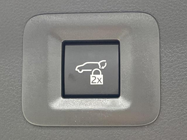 アルファードハイブリッド Ｚ　ガラスルーフ　両側電動スライドドア　後席モニター　全周囲カメラ　ＡＣ１００Ｖ電源　衝突軽減装置　レーダークルーズ　禁煙車　パワーバックドア　シートヒーター　パワーシート　シートエアコン　パワーシート（31枚目）