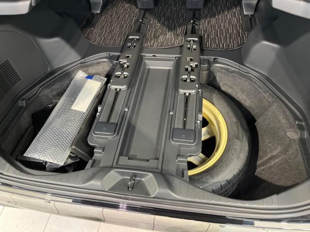 アルファードハイブリッド Ｚ　ガラスルーフ　両側電動スライドドア　後席モニター　全周囲カメラ　ＡＣ１００Ｖ電源　衝突軽減装置　レーダークルーズ　禁煙車　パワーバックドア　シートヒーター　パワーシート　シートエアコン　パワーシート（33枚目）
