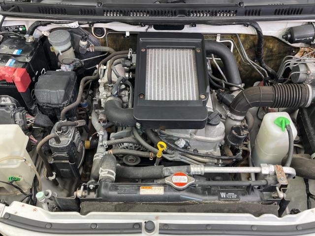 ジムニー ランドベンチャー 4WD SDナビ バックカメラ 禁煙車 ハーフレザーシート シートヒーター ETC 純正16インチAW Bluetooth再生 CD/DVD再生 フルセグ 革巻きステアリング フォグライト(18枚目)