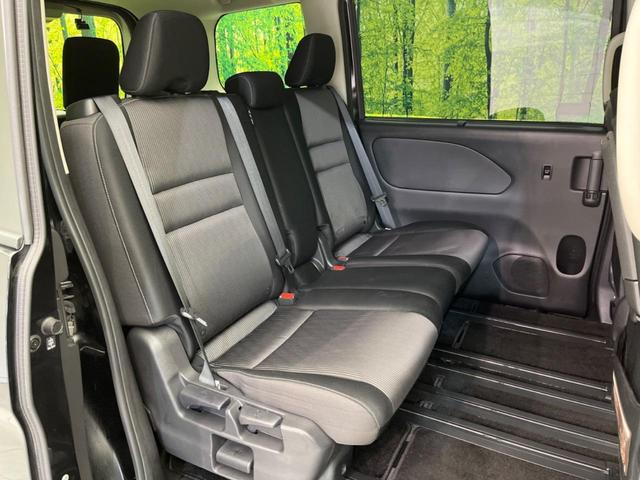 セレナ ハイウェイスターＶ　両側電動スライドドア　ＳＤナビ　後席モニター　全周囲カメラ　衝突軽減装置　禁煙車　ドラレコ　コーナーセンサー　レーンキープ　スマートキー　ＬＥＤヘッド　ＥＴＣ　クルーズコントロール　オートライト（9枚目）