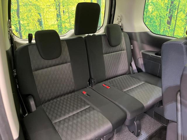 セレナ ハイウェイスターＶ　両側電動スライドドア　ＳＤナビ　後席モニター　全周囲カメラ　衝突軽減装置　禁煙車　ドラレコ　コーナーセンサー　レーンキープ　スマートキー　ＬＥＤヘッド　ＥＴＣ　クルーズコントロール　オートライト（10枚目）