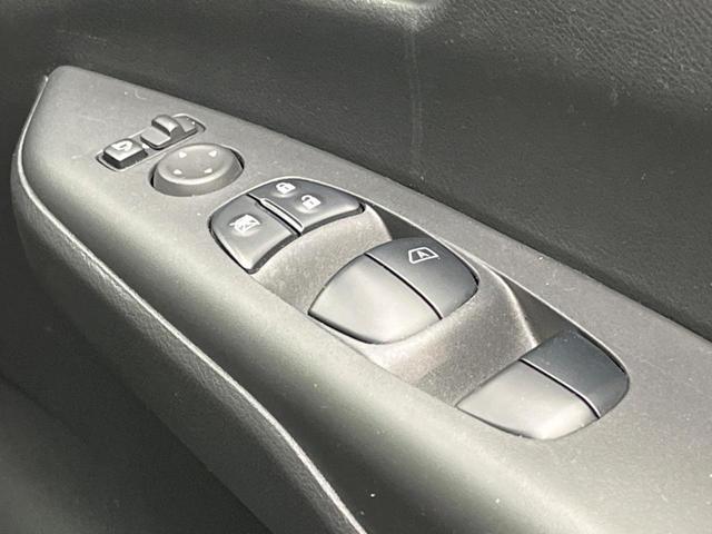 セレナ ハイウェイスターＶ　両側電動スライドドア　ＳＤナビ　後席モニター　全周囲カメラ　衝突軽減装置　禁煙車　ドラレコ　コーナーセンサー　レーンキープ　スマートキー　ＬＥＤヘッド　ＥＴＣ　クルーズコントロール　オートライト（43枚目）