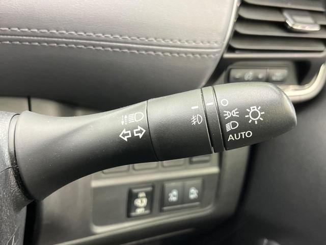 セレナ ハイウェイスターＶ　両側電動スライドドア　ＳＤナビ　後席モニター　全周囲カメラ　衝突軽減装置　禁煙車　ドラレコ　コーナーセンサー　レーンキープ　スマートキー　ＬＥＤヘッド　ＥＴＣ　クルーズコントロール　オートライト（49枚目）