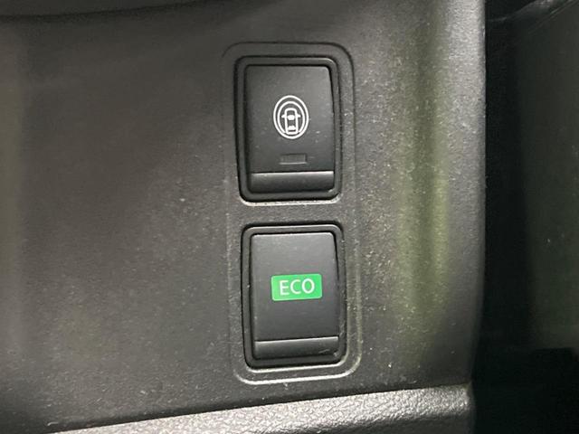 セレナ ハイウェイスターＶ　両側電動スライドドア　ＳＤナビ　後席モニター　全周囲カメラ　衝突軽減装置　禁煙車　ドラレコ　コーナーセンサー　レーンキープ　スマートキー　ＬＥＤヘッド　ＥＴＣ　クルーズコントロール　オートライト（52枚目）