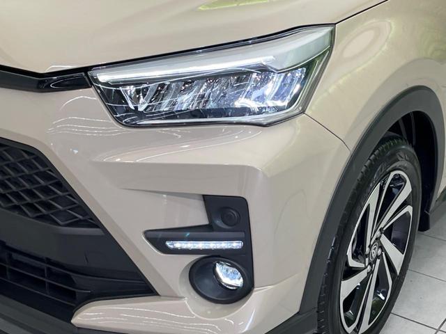 ライズ Ｚ　９インチディスプレイオーディオ　衝突軽減装置　全周囲カメラ　禁煙車　レーダークルーズ　シートヒーター　スマートキー　ＬＥＤヘッド　コーナーセンサー　車線逸脱警報　オートマチックハイビーム（12枚目）