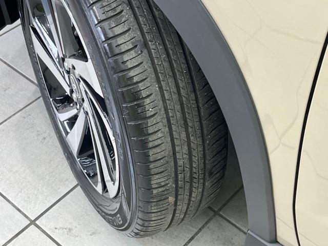 ライズ Ｚ　９インチディスプレイオーディオ　衝突軽減装置　全周囲カメラ　禁煙車　レーダークルーズ　シートヒーター　スマートキー　ＬＥＤヘッド　コーナーセンサー　車線逸脱警報　オートマチックハイビーム（21枚目）