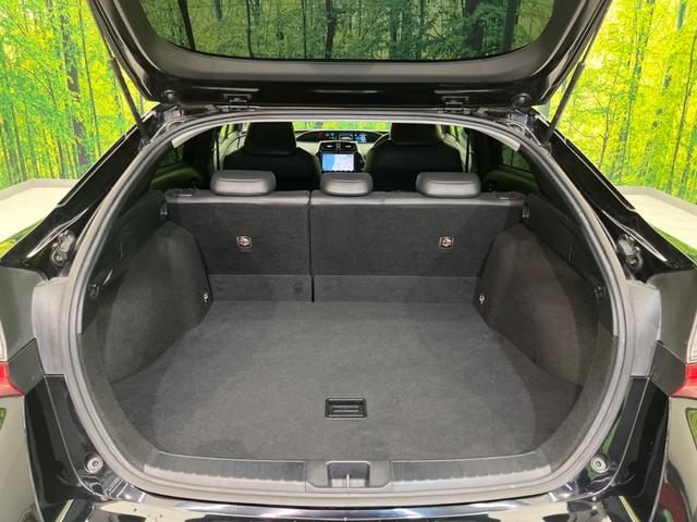 プリウス Ｓツーリングセレクション　純正ナビ　バックカメラ　衝突軽減装置　レーダークルーズコントロール　禁煙車　シートヒーター　ドラレコ　レーンキープ　スマートキー　ＬＥＤヘッド　ＥＴＣ　オートライト　オートエアコン　純正１７インチＡＷ（10枚目）