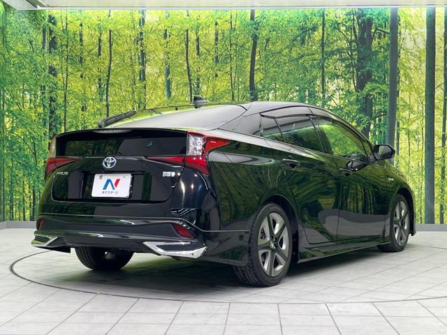 プリウス Ｓツーリングセレクション　純正ナビ　バックカメラ　衝突軽減装置　レーダークルーズコントロール　禁煙車　シートヒーター　ドラレコ　レーンキープ　スマートキー　ＬＥＤヘッド　ＥＴＣ　オートライト　オートエアコン　純正１７インチＡＷ（17枚目）