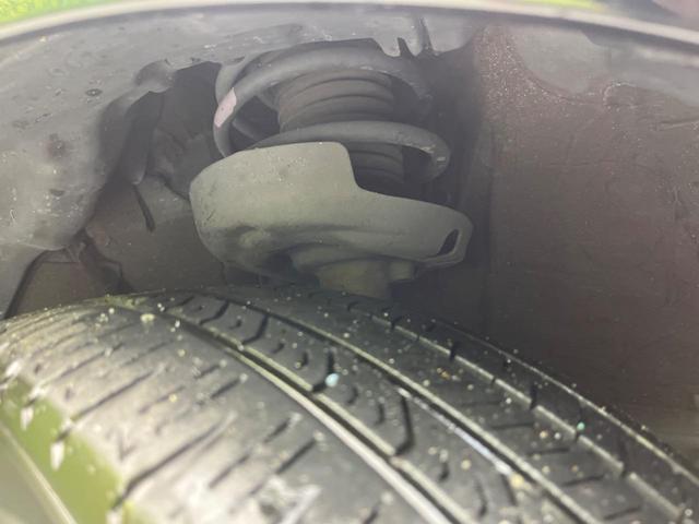 プリウス Ｓツーリングセレクション　純正ナビ　バックカメラ　衝突軽減装置　レーダークルーズコントロール　禁煙車　シートヒーター　ドラレコ　レーンキープ　スマートキー　ＬＥＤヘッド　ＥＴＣ　オートライト　オートエアコン　純正１７インチＡＷ（20枚目）