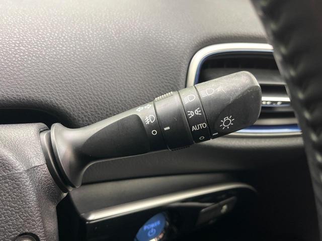 プリウス Ｓツーリングセレクション　純正ナビ　バックカメラ　衝突軽減装置　レーダークルーズコントロール　禁煙車　シートヒーター　ドラレコ　レーンキープ　スマートキー　ＬＥＤヘッド　ＥＴＣ　オートライト　オートエアコン　純正１７インチＡＷ（51枚目）