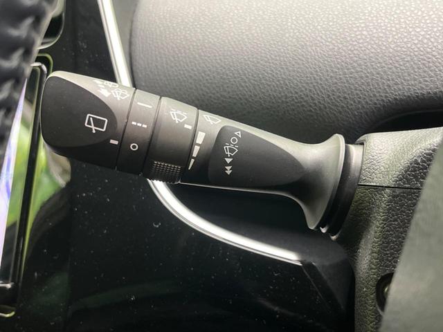 プリウス Ｓツーリングセレクション　純正ナビ　バックカメラ　衝突軽減装置　レーダークルーズコントロール　禁煙車　シートヒーター　ドラレコ　レーンキープ　スマートキー　ＬＥＤヘッド　ＥＴＣ　オートライト　オートエアコン　純正１７インチＡＷ（52枚目）