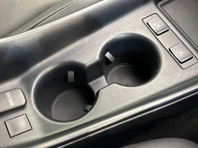 プリウス Ｓツーリングセレクション　純正ナビ　バックカメラ　衝突軽減装置　レーダークルーズコントロール　禁煙車　シートヒーター　ドラレコ　レーンキープ　スマートキー　ＬＥＤヘッド　ＥＴＣ　オートライト　オートエアコン　純正１７インチＡＷ（60枚目）