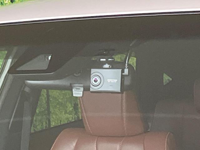 ハリアー エレガンス　衝突軽減装置　純正ＳＤナビ　バックカメラ　禁煙車　レーダークルーズ　ＥＴＣ　Ｂｌｕｅｔｏｏｔｈ再生　フルセグ　ドライブレコーダー　クルアランスソナー　ハーフレザーシート　ＬＥＤヘッドライト（7枚目）