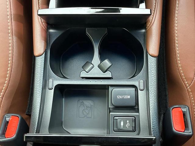 ハリアー エレガンス　衝突軽減装置　純正ＳＤナビ　バックカメラ　禁煙車　レーダークルーズ　ＥＴＣ　Ｂｌｕｅｔｏｏｔｈ再生　フルセグ　ドライブレコーダー　クルアランスソナー　ハーフレザーシート　ＬＥＤヘッドライト（57枚目）