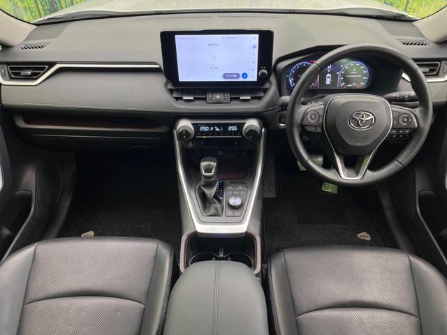 ＲＡＶ４ Ｇ　Ｚパッケージ　４ＷＤ　サンルーフ　全周囲カメラ　衝突軽減装置　レーダークルーズコントロール　禁煙車　パワーバックドア　シートヒーター　シートエアコン　パワーシート　ドラレコ　コーナーセンサー　レーンキープ（2枚目）