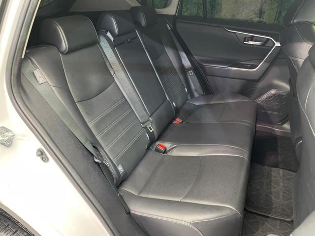 ＲＡＶ４ Ｇ　Ｚパッケージ　４ＷＤ　サンルーフ　全周囲カメラ　衝突軽減装置　レーダークルーズコントロール　禁煙車　パワーバックドア　シートヒーター　シートエアコン　パワーシート　ドラレコ　コーナーセンサー　レーンキープ（9枚目）