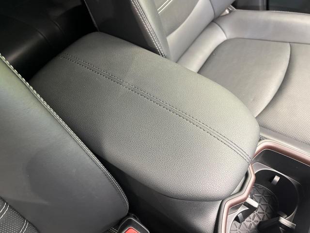ＲＡＶ４ Ｇ　Ｚパッケージ　４ＷＤ　サンルーフ　全周囲カメラ　衝突軽減装置　レーダークルーズコントロール　禁煙車　パワーバックドア　シートヒーター　シートエアコン　パワーシート　ドラレコ　コーナーセンサー　レーンキープ（70枚目）