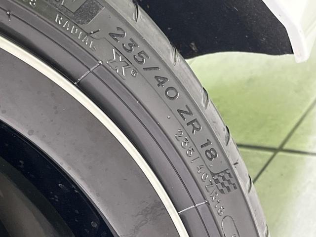 シビック ｅ：ＨＥＶ　純正９型ナビ　バックカメラ　ＢＯＳＥサウンドシステム　衝突軽減装置　レーダークルーズ　禁煙車　ハーフレザーシート　シートヒーター　パワーシート　ドラレコ　コーナーセンサー　レーンキープ　スマートキー（24枚目）