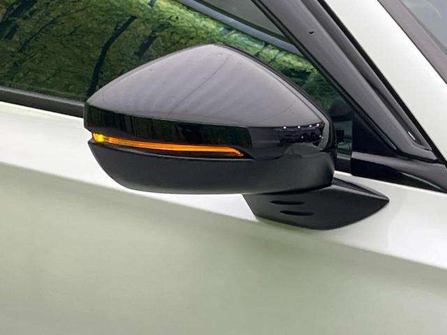 シビック ｅ：ＨＥＶ　純正９型ナビ　バックカメラ　ＢＯＳＥサウンドシステム　衝突軽減装置　レーダークルーズ　禁煙車　ハーフレザーシート　シートヒーター　パワーシート　ドラレコ　コーナーセンサー　レーンキープ　スマートキー（25枚目）