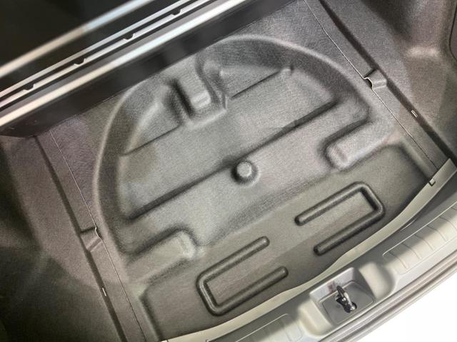 シビック ｅ：ＨＥＶ　純正９型ナビ　バックカメラ　ＢＯＳＥサウンドシステム　衝突軽減装置　レーダークルーズ　禁煙車　ハーフレザーシート　シートヒーター　パワーシート　ドラレコ　コーナーセンサー　レーンキープ　スマートキー（34枚目）