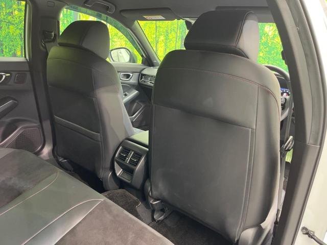 シビック ｅ：ＨＥＶ　純正９型ナビ　バックカメラ　ＢＯＳＥサウンドシステム　衝突軽減装置　レーダークルーズ　禁煙車　ハーフレザーシート　シートヒーター　パワーシート　ドラレコ　コーナーセンサー　レーンキープ　スマートキー（40枚目）