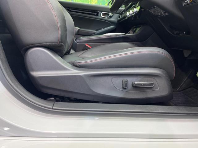 シビック ｅ：ＨＥＶ　純正９型ナビ　バックカメラ　ＢＯＳＥサウンドシステム　衝突軽減装置　レーダークルーズ　禁煙車　ハーフレザーシート　シートヒーター　パワーシート　ドラレコ　コーナーセンサー　レーンキープ　スマートキー（41枚目）