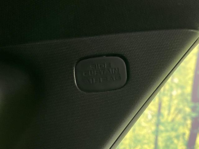 シビック ｅ：ＨＥＶ　純正９型ナビ　バックカメラ　ＢＯＳＥサウンドシステム　衝突軽減装置　レーダークルーズ　禁煙車　ハーフレザーシート　シートヒーター　パワーシート　ドラレコ　コーナーセンサー　レーンキープ　スマートキー（44枚目）