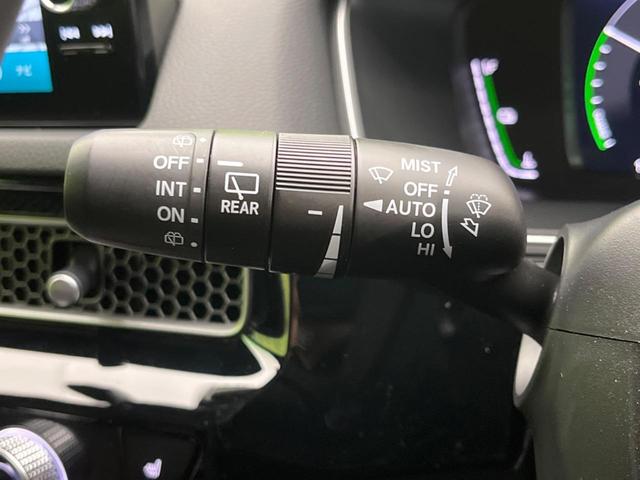 シビック ｅ：ＨＥＶ　純正９型ナビ　バックカメラ　ＢＯＳＥサウンドシステム　衝突軽減装置　レーダークルーズ　禁煙車　ハーフレザーシート　シートヒーター　パワーシート　ドラレコ　コーナーセンサー　レーンキープ　スマートキー（49枚目）