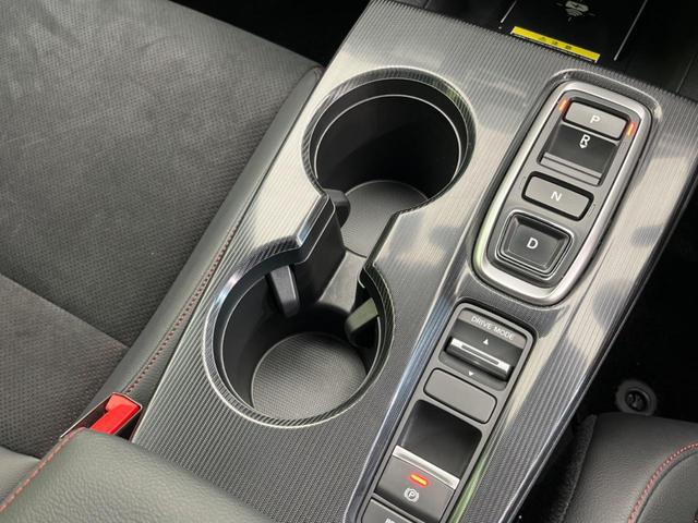 シビック ｅ：ＨＥＶ　純正９型ナビ　バックカメラ　ＢＯＳＥサウンドシステム　衝突軽減装置　レーダークルーズ　禁煙車　ハーフレザーシート　シートヒーター　パワーシート　ドラレコ　コーナーセンサー　レーンキープ　スマートキー（60枚目）