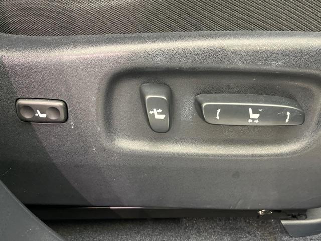 ＲＸ ＲＸ２７０　禁煙車　純正ナビ　ＥＴＣ　ドライブレコーダー　ｂｌｕｅｔｏｏｔｈ　バックカメラ　フルセグ　ＬＥＤヘッドライト　スマートキー　純正１９型アルミホイール　電動リアゲート　パワーシート　クリアランスソナー（42枚目）