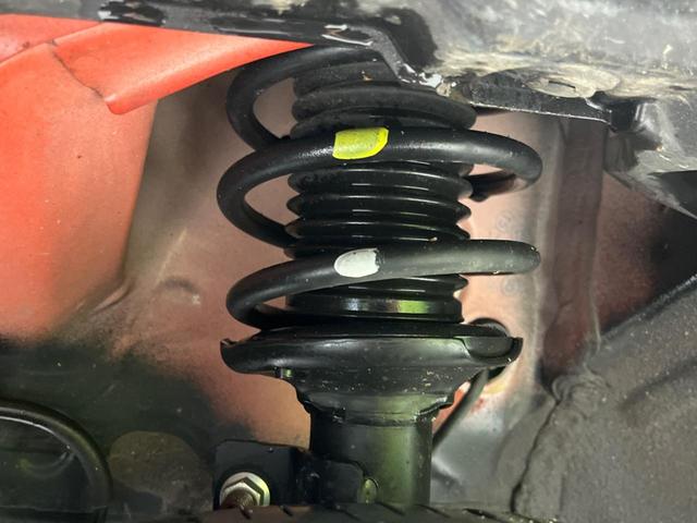 ハスラー タフワイルドターボ　禁煙車　衝突軽減装置　ナビ　ＥＴＣ　Ｂｌｕｔｏｏｔｈ　バックカメラ　フルセグ　ＬＥＤヘッドライト　ＬＥＤフロントフォグ　純正１５型アルミホイール　シートヒーター　スマートキー　レーンキープ（20枚目）