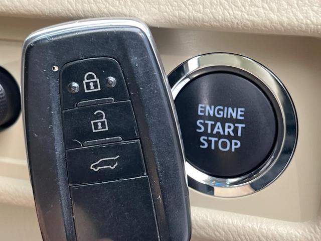 ランドクルーザープラド ＴＸ　Ｌパッケージ　４ＷＤ　純正９型ナビ　全周囲カメラ　衝突軽減装置　レーダークルーズ　禁煙車　本革シート　シートヒーター　パワーシート　ドラレコ　コーナーセンサー　レーンキープ　スマートキー　ＬＥＤヘッド（6枚目）