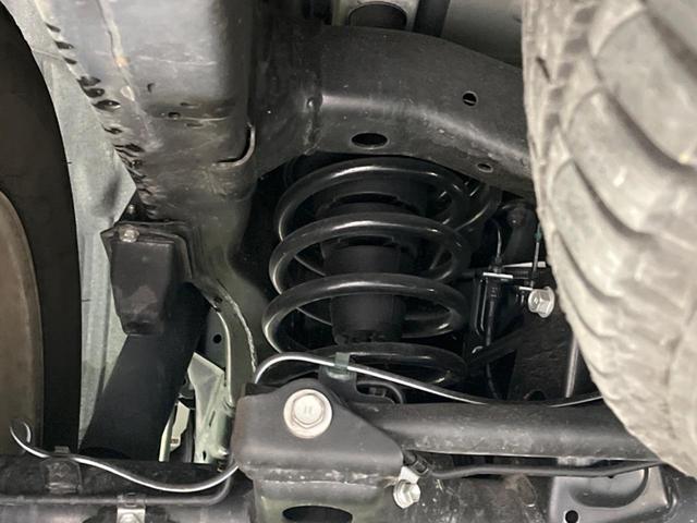 ランドクルーザープラド ＴＸ　Ｌパッケージ　４ＷＤ　純正９型ナビ　全周囲カメラ　衝突軽減装置　レーダークルーズ　禁煙車　本革シート　シートヒーター　パワーシート　ドラレコ　コーナーセンサー　レーンキープ　スマートキー　ＬＥＤヘッド（30枚目）