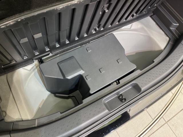 シエンタ ハイブリッドＺ　両側電動スライドドア　純正ディスプレイオーディオ　全周囲カメラ　衝突軽減装置　禁煙車　ドラレコ　コーナーセンサー　レーンキープ　スマートキー　ＬＥＤヘッドライト　ＥＴＣ　オートマチックハイビーム（24枚目）