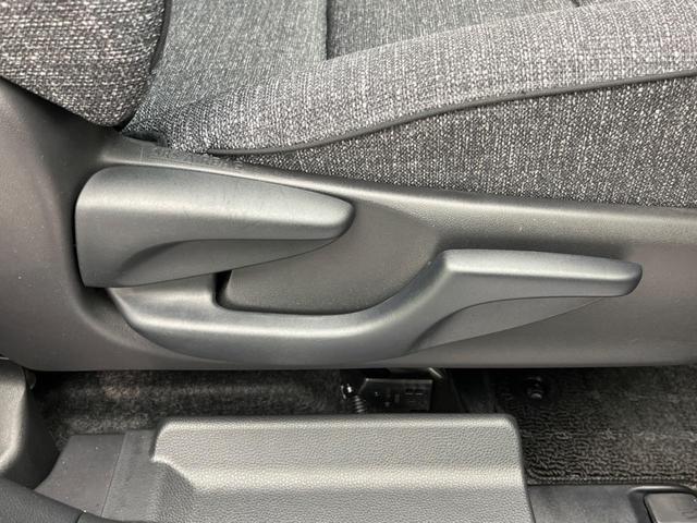 シエンタ ハイブリッドＺ　両側電動スライドドア　純正ディスプレイオーディオ　全周囲カメラ　衝突軽減装置　禁煙車　ドラレコ　コーナーセンサー　レーンキープ　スマートキー　ＬＥＤヘッドライト　ＥＴＣ　オートマチックハイビーム（45枚目）