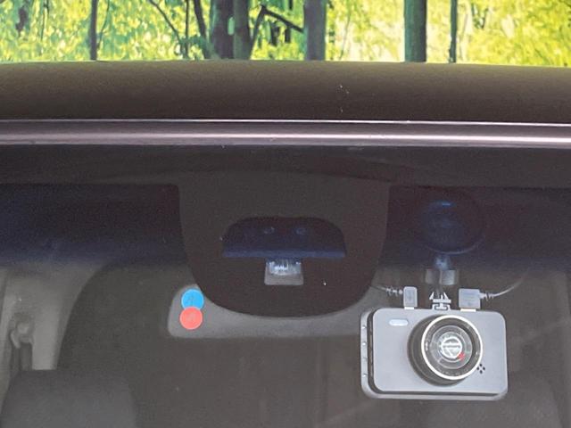 Ｎ－ＢＯＸカスタム Ｇ　ＳＳパッケージ　両側電動スライド　衝突軽減装置　禁煙車　純正ナビ　バックカメラ　ドライブレコーダー　Ｂｌｕｅｔｏｏｔｈ　フルセグ　スマートキー　ＨＩＤヘッドライト　オートライト　オートエアコン　電動格納ミラー（21枚目）