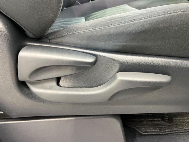 ヴェルファイア ２．５Ｚ　Ａエディション　１２．１インチ後席モニター　両側電動スライドドア　衝突軽減装置　禁煙車　純正ナビ　レーダークルーズコントロール　バックカメラ　ＥＴＣ　Ｂｌｕｅｔｏｏｔｈ　フルセグ　ＬＥＤヘッドライト　レーンアシスト（42枚目）